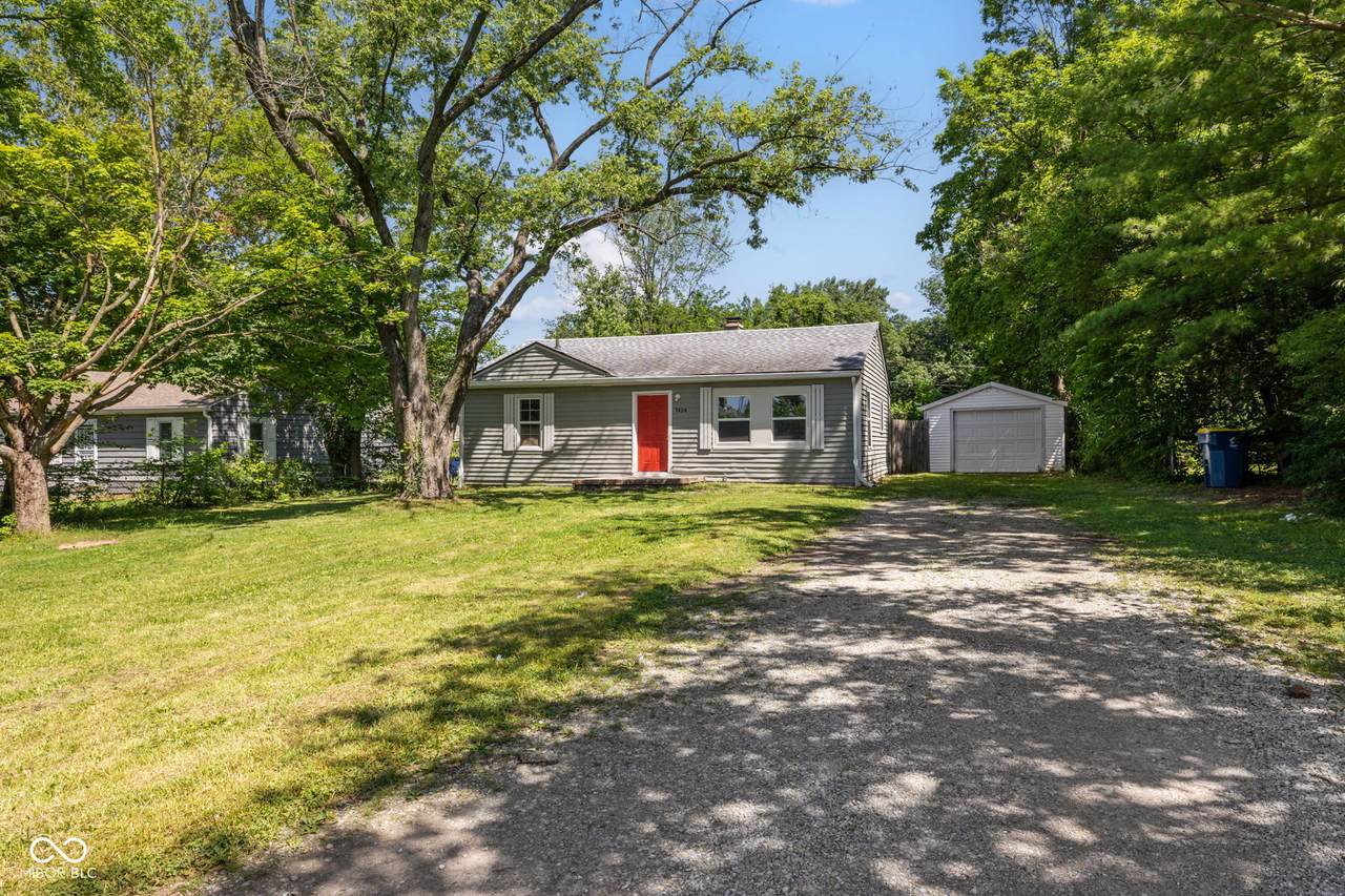 7424 North Drive - Photo 1