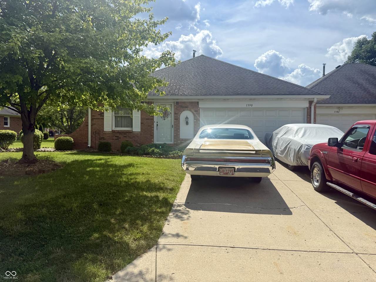 1390 Holiday Lane - Photo 1