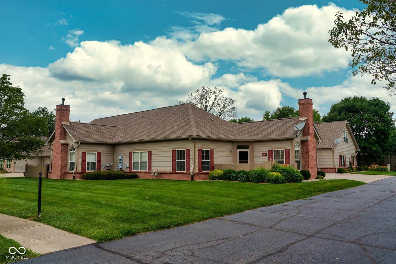 1064 Laurelwood Lane - Photo 1
