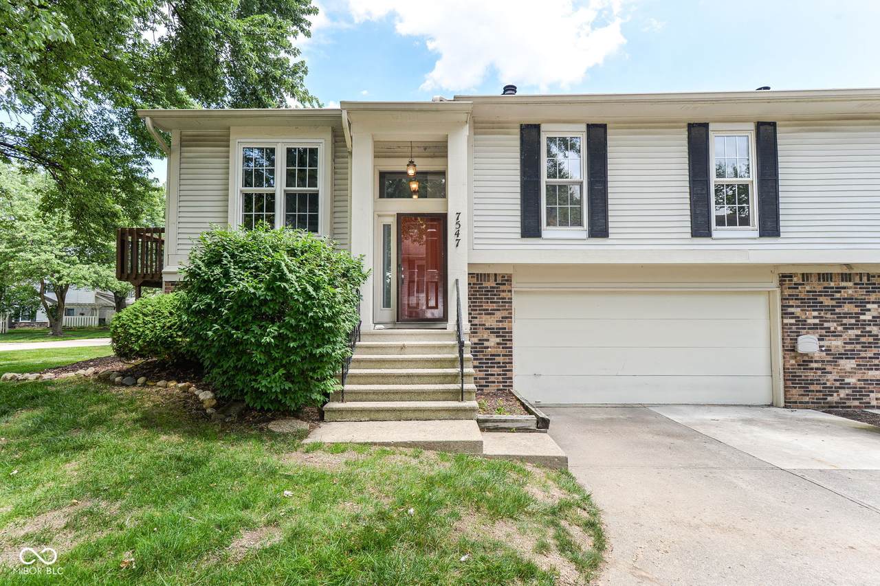7547 Prairie Lake Drive - Photo 1