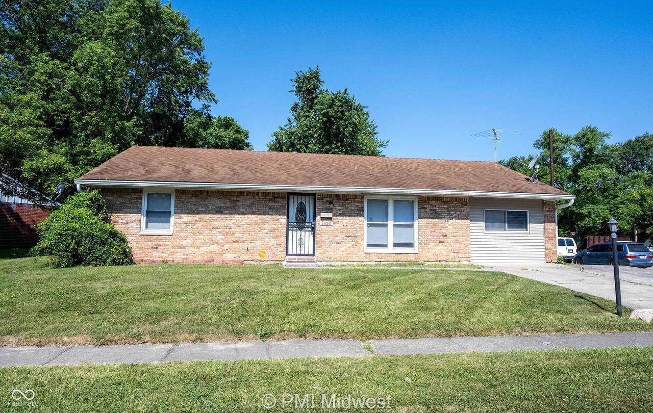 3926 Malibu Drive - Photo 1