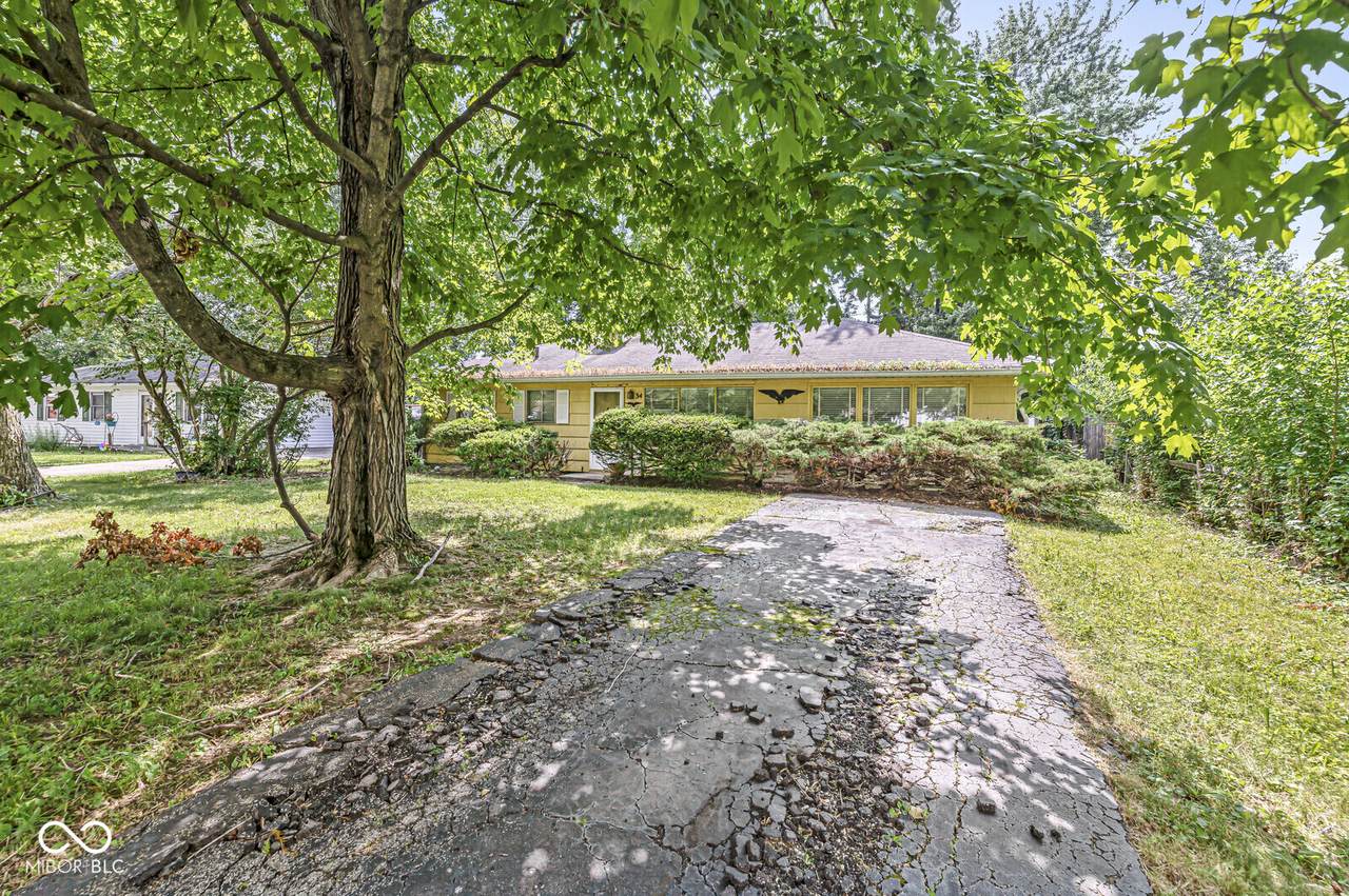 34 Crestwood Drive - Photo 1