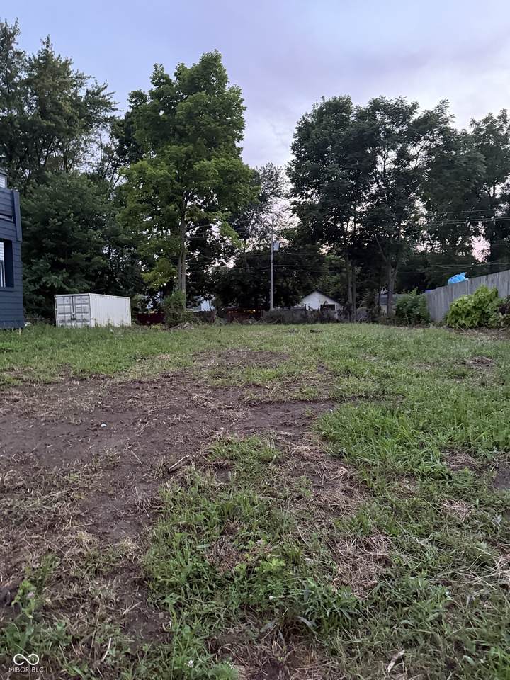 526 Sheffield Avenue - Photo 1