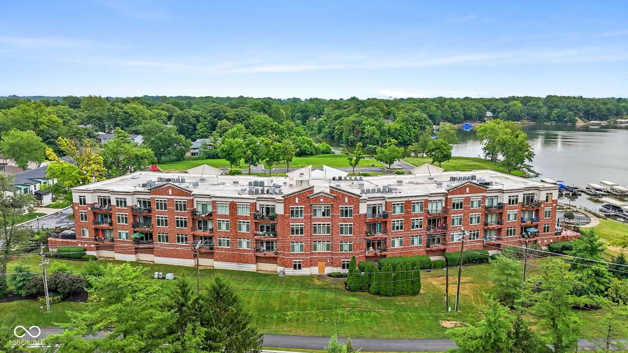 20971 Shoreline Court - Photo 1