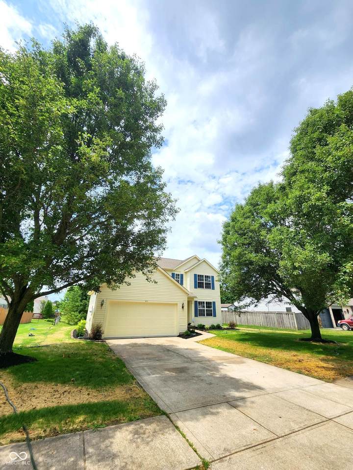 924 Thornwood Drive - Photo 1