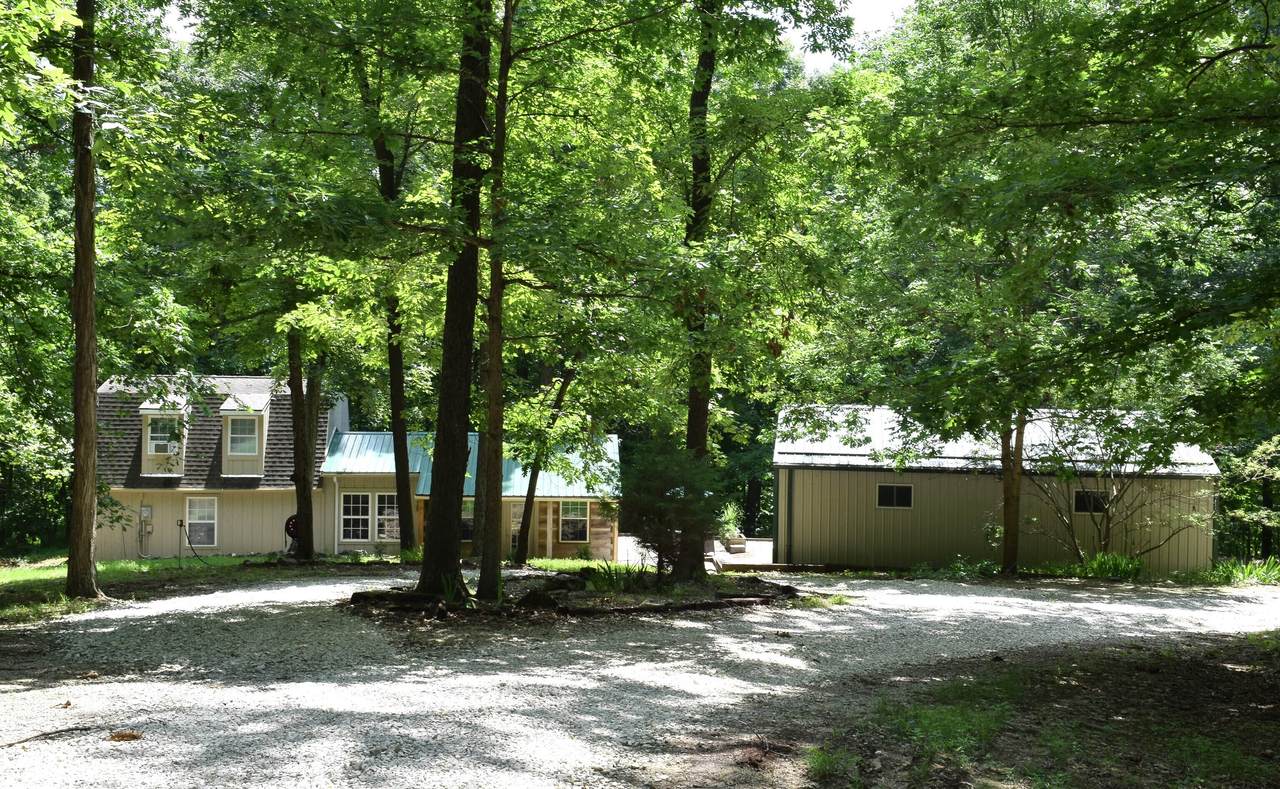 835 Woodland Circle - Photo 1