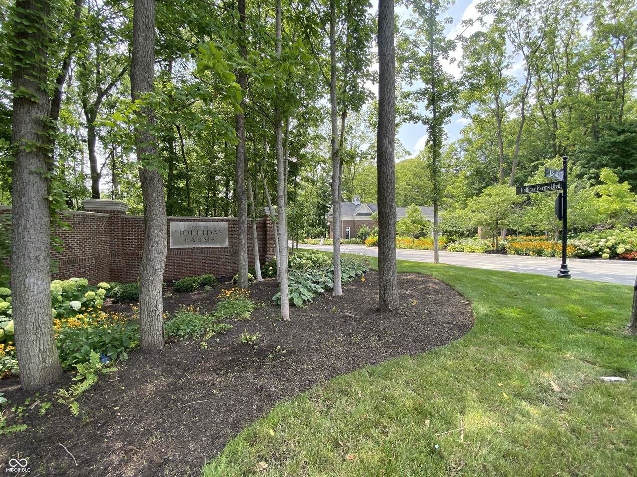 4285 Elmscott Ridge - Photo 1