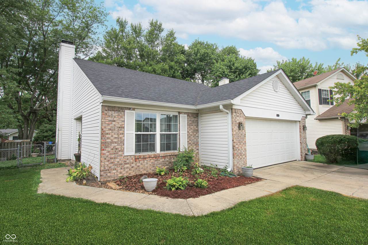 11925 Titania Circle - Photo 1