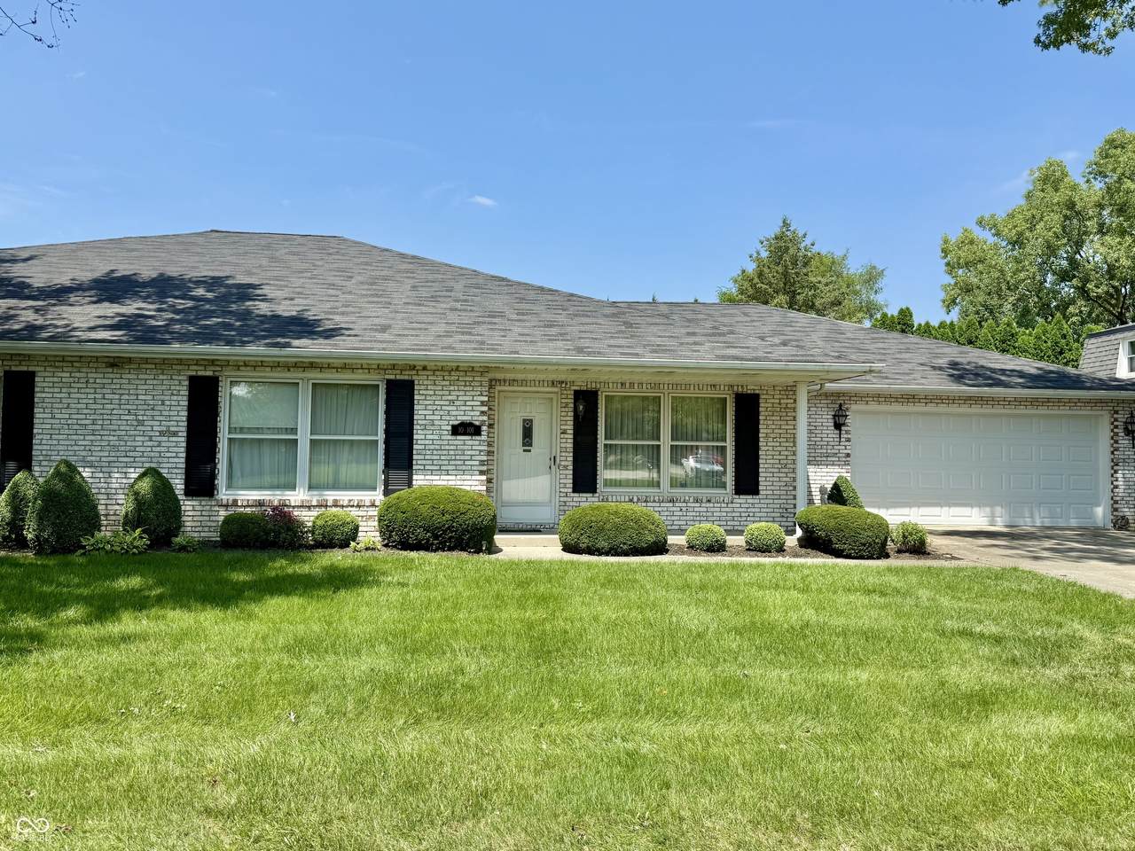 4501 Wheeling Avenue - Photo 1