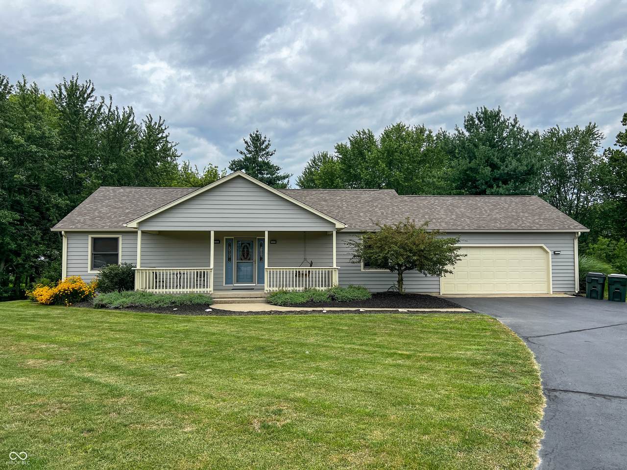 909 Hamilton Drive - Photo 1