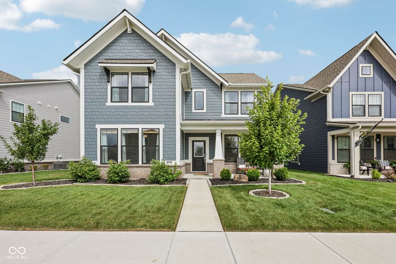 2062 171st Street - Photo 1