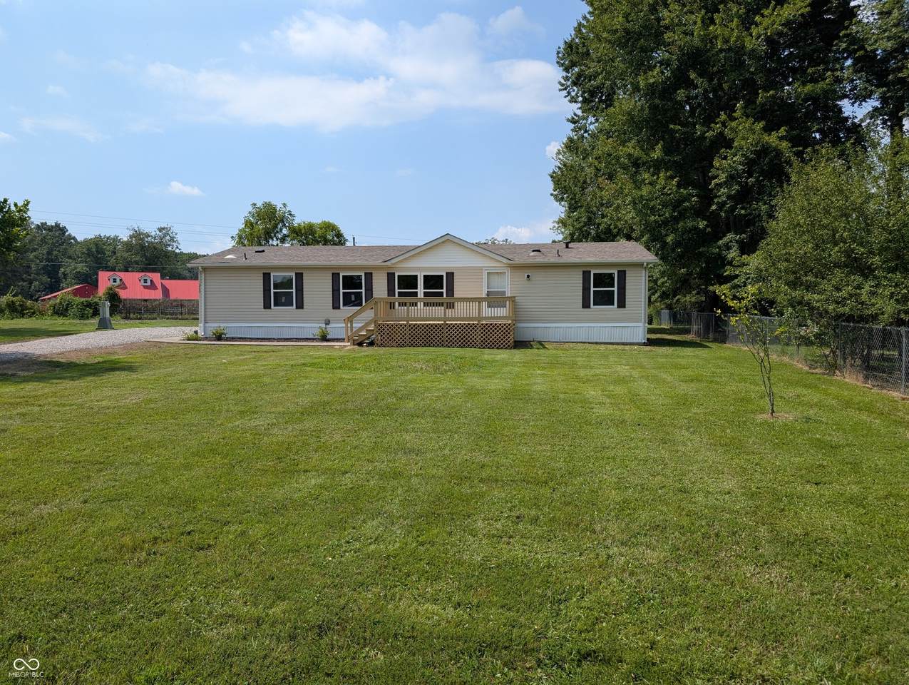 260 Hawthorne Drive - Photo 1