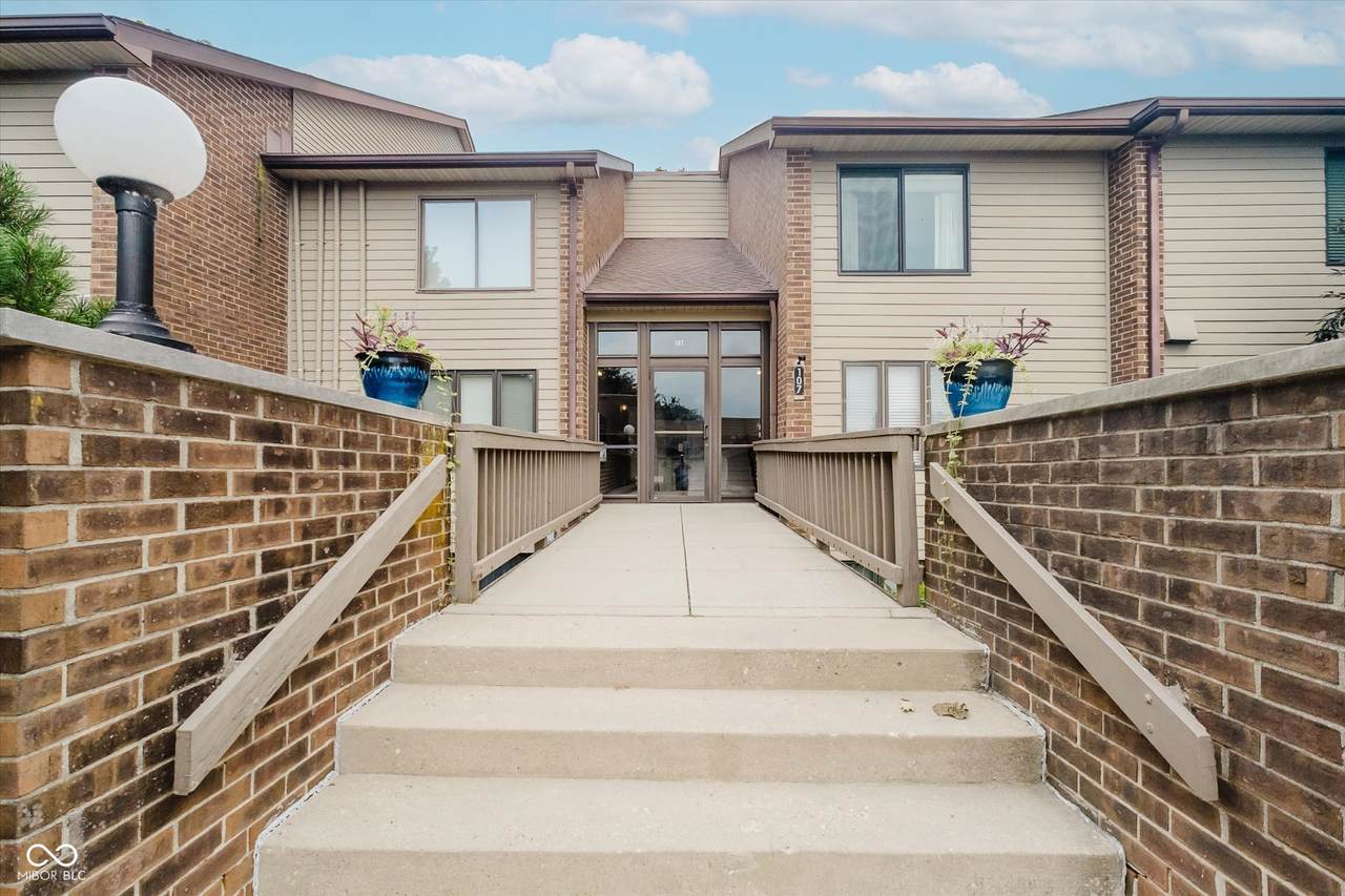 107 Knoll Court - Photo 1