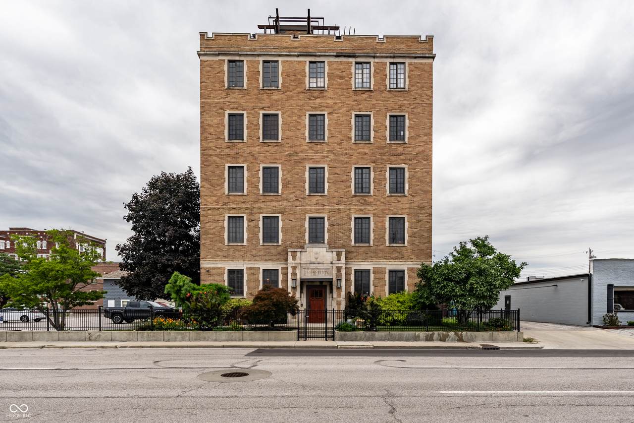 825 Delaware Street - Photo 1