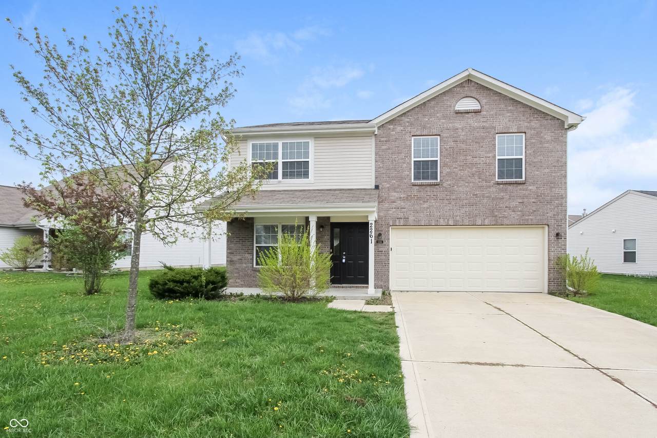2261 Rosswood Boulevard - Photo 1