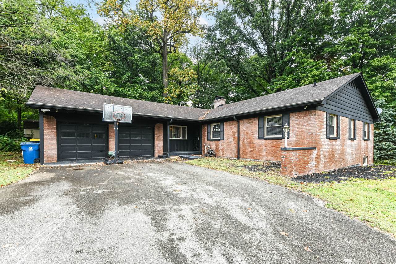 9202 Sherwood Lane - Photo 1