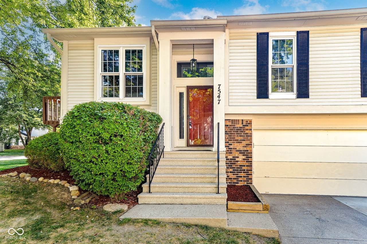 7547 Prairie Lake Drive - Photo 1