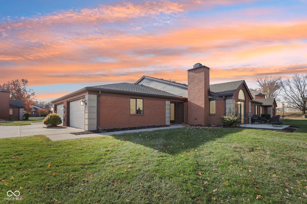 9364 Oak Run East Drive - Photo 1