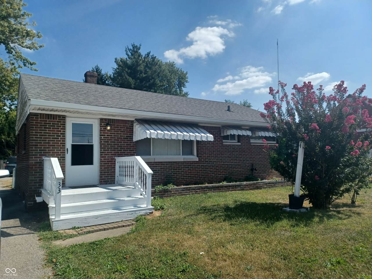 33 Post Road - Photo 1