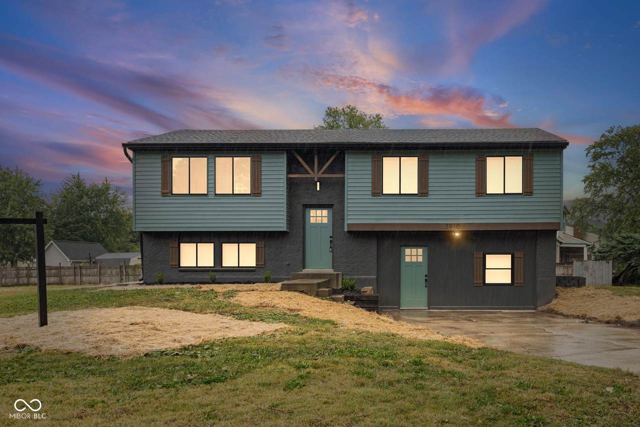 3910 Mistletoe Drive - Photo 1