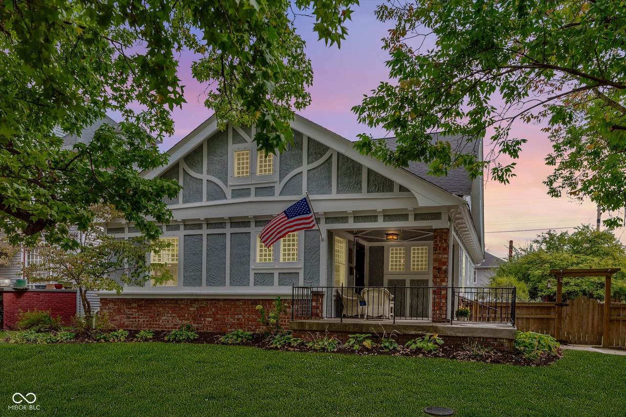 302 32nd Street - Photo 1