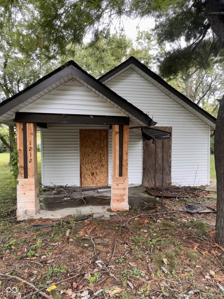 1212 Vandeman Street - Photo 1