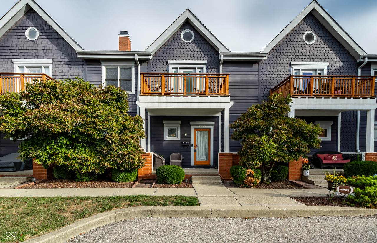 1557 College Avenue - Photo 1