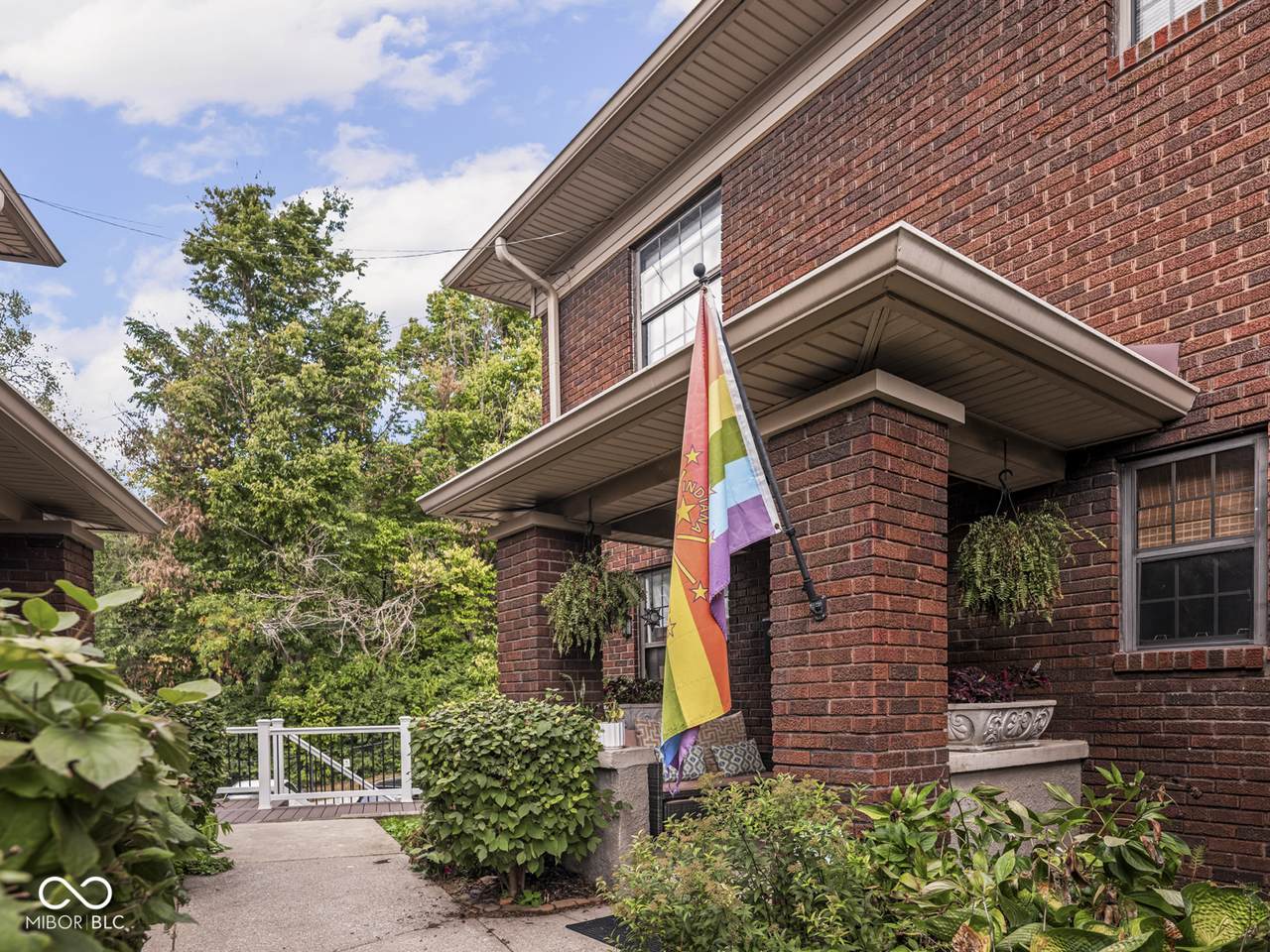 530 Sutherland Avenue - Photo 1