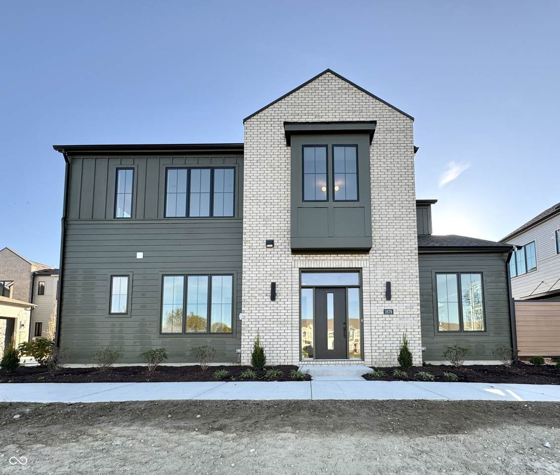 1679 Coach Drive - Photo 1