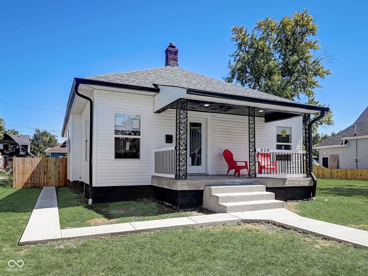 829 Oxford Street - Photo 1