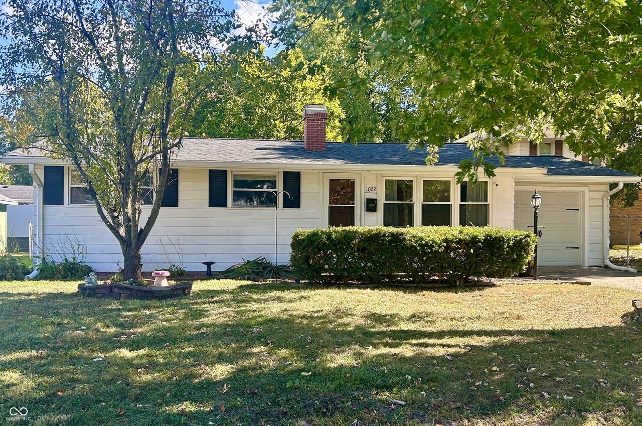 1022 Burke Street - Photo 1