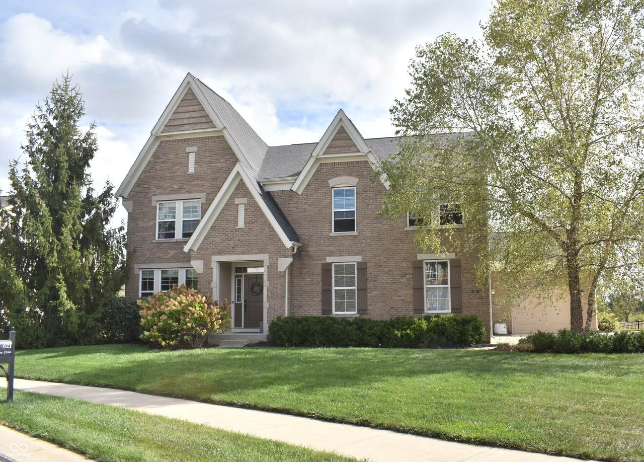 621 Featherstone Drive - Photo 1