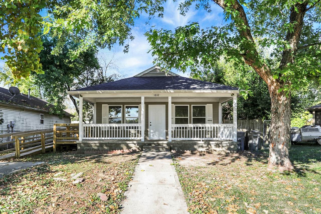 1842 Carpenter Circle - Photo 1