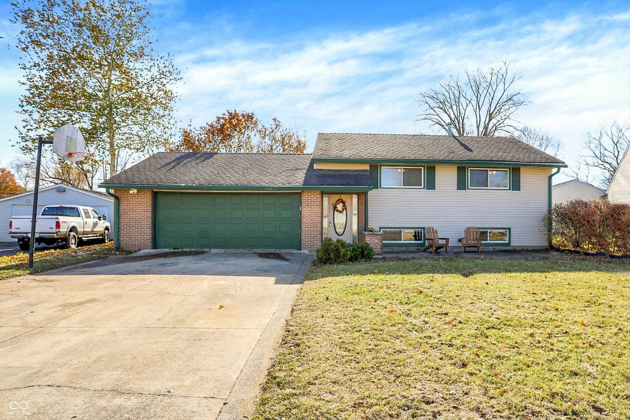 921 Windsor Drive - Photo 1