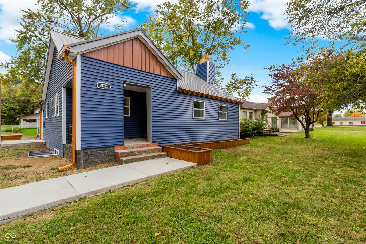 2035 10th Street - Photo 1