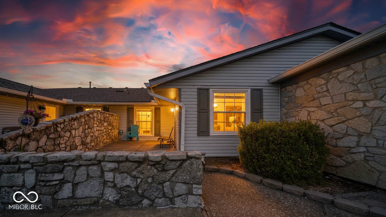 1001 Paradise Court - Photo 1