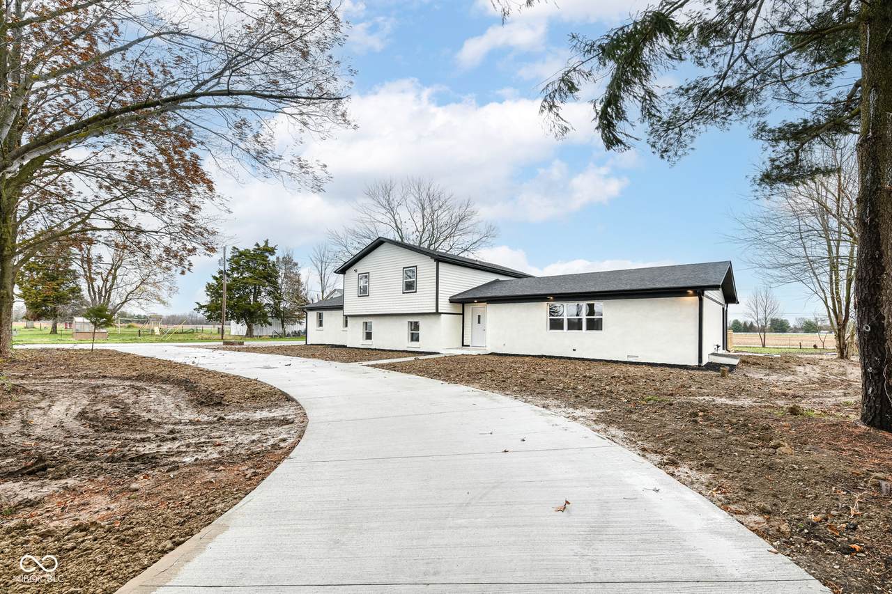 6015 State Road 75 - Photo 1