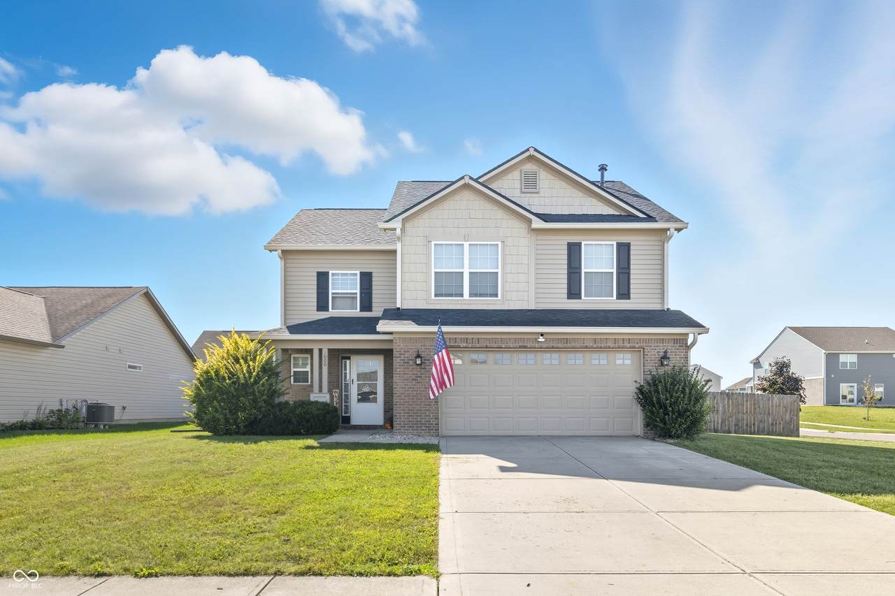1009 Foxtail Drive - Photo 1