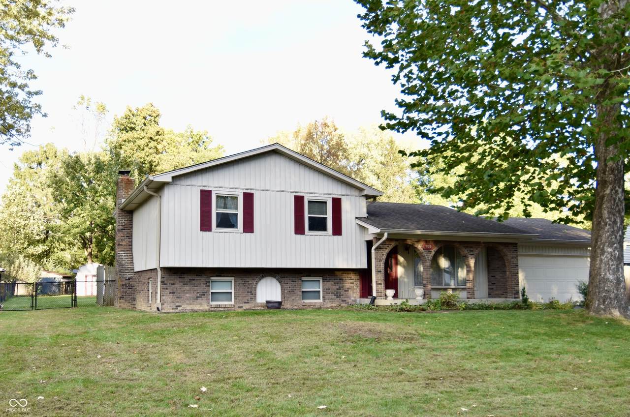 705 Woodcreek Court - Photo 1