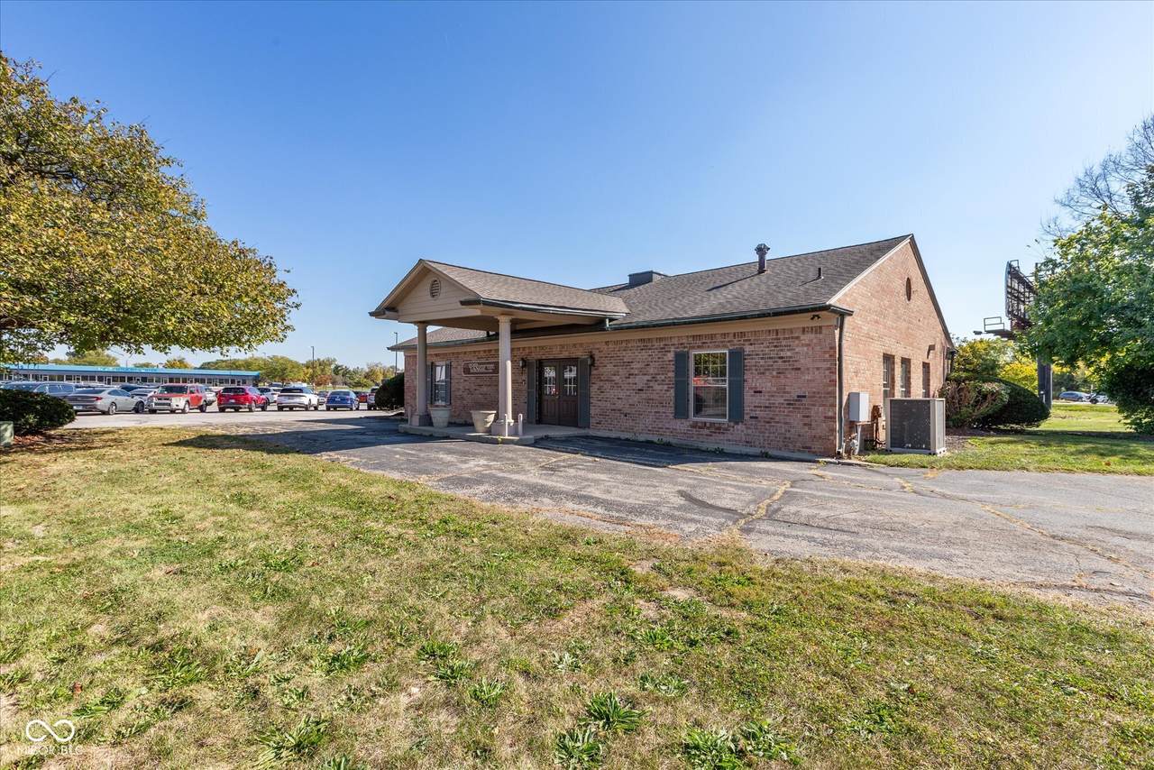 5022 62nd Street - Photo 1