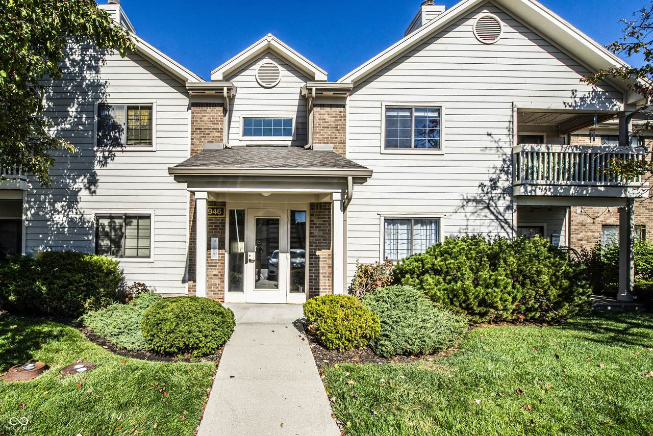 946 Lenox Lane - Photo 1