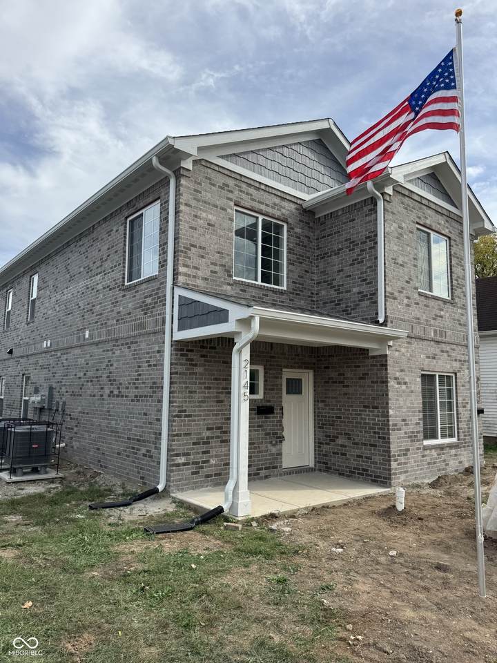 2143 Columbia Avenue - Photo 1