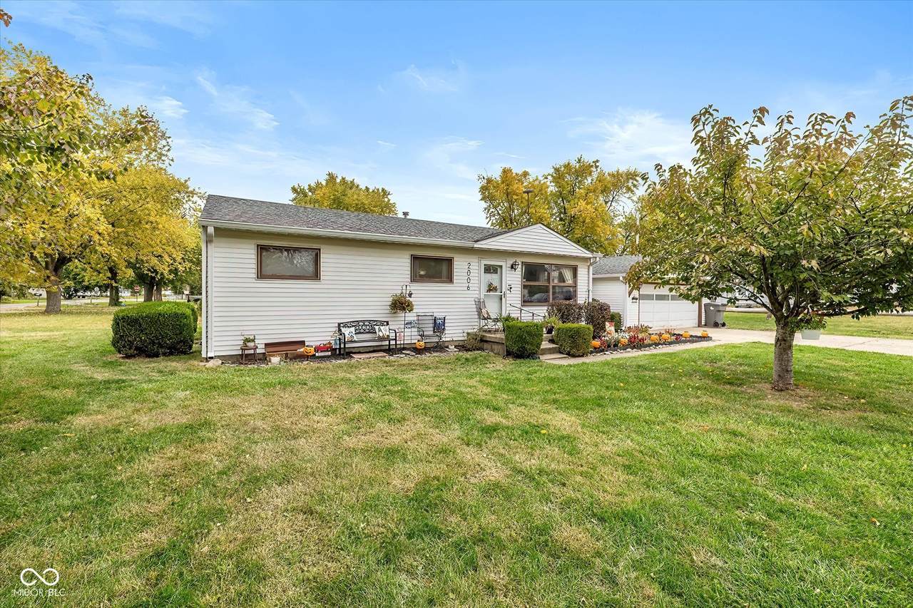 2006 Whalen Avenue - Photo 1