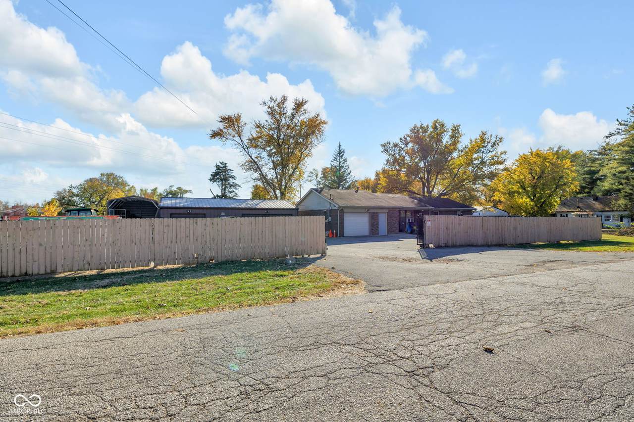 7601 Milhouse Road - Photo 1