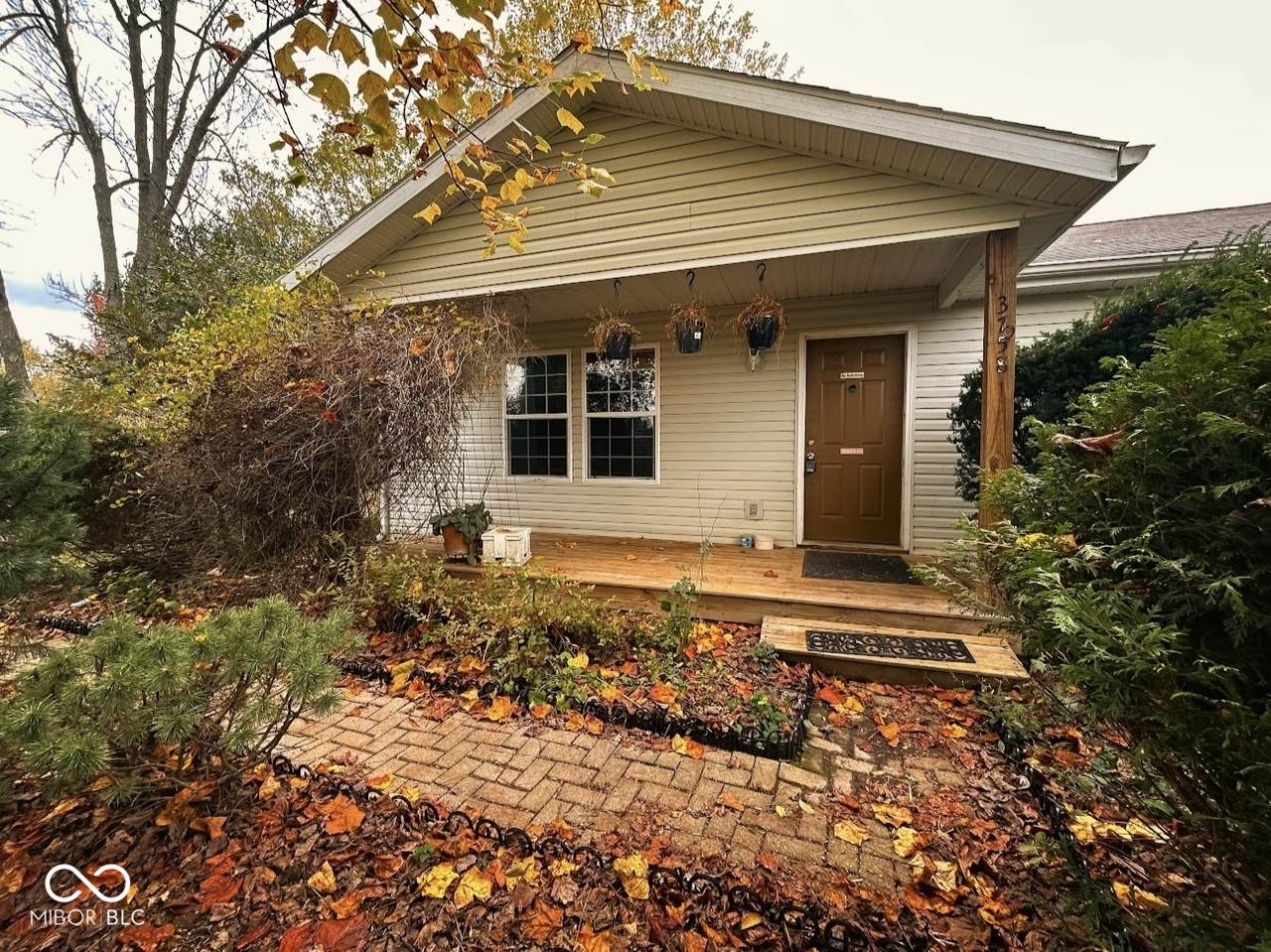 3758 Walter Avenue - Photo 1