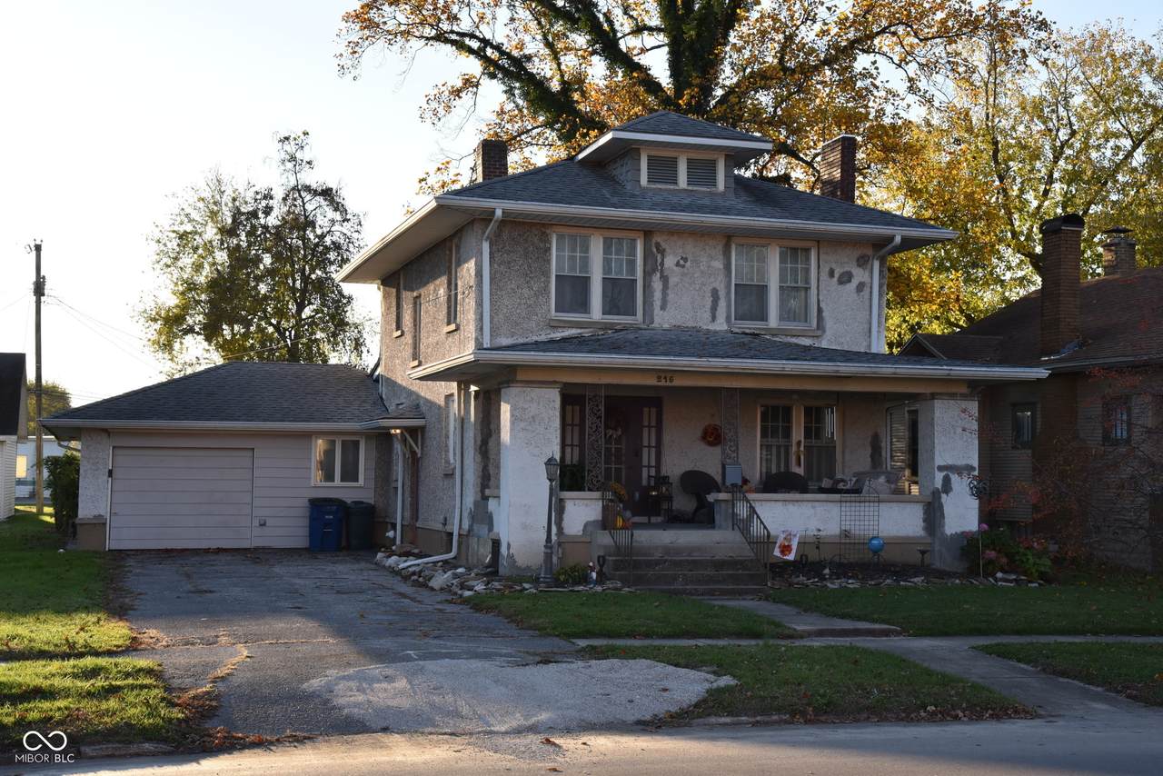 215 8th Street - Photo 1