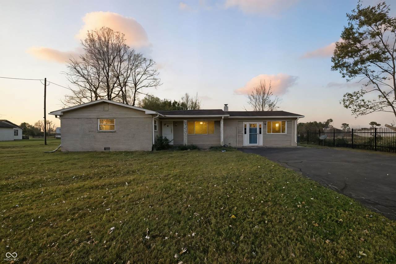 16122 Southeastern Parkway - Photo 1