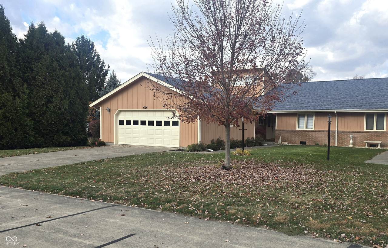 606 Buckingham Court - Photo 1