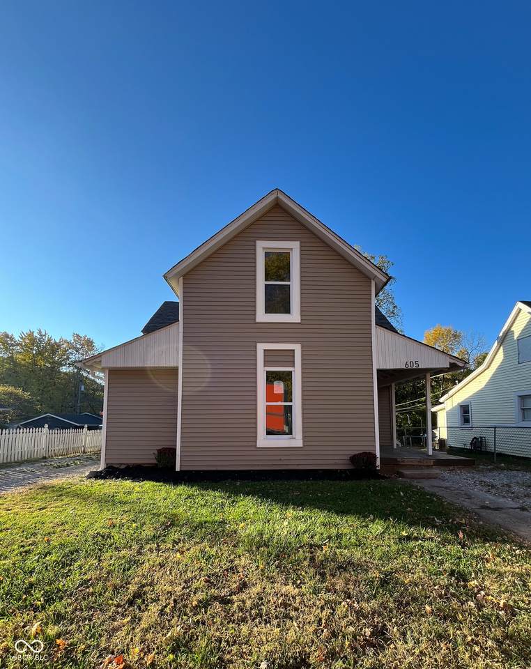 605 Tuttle Avenue - Photo 1