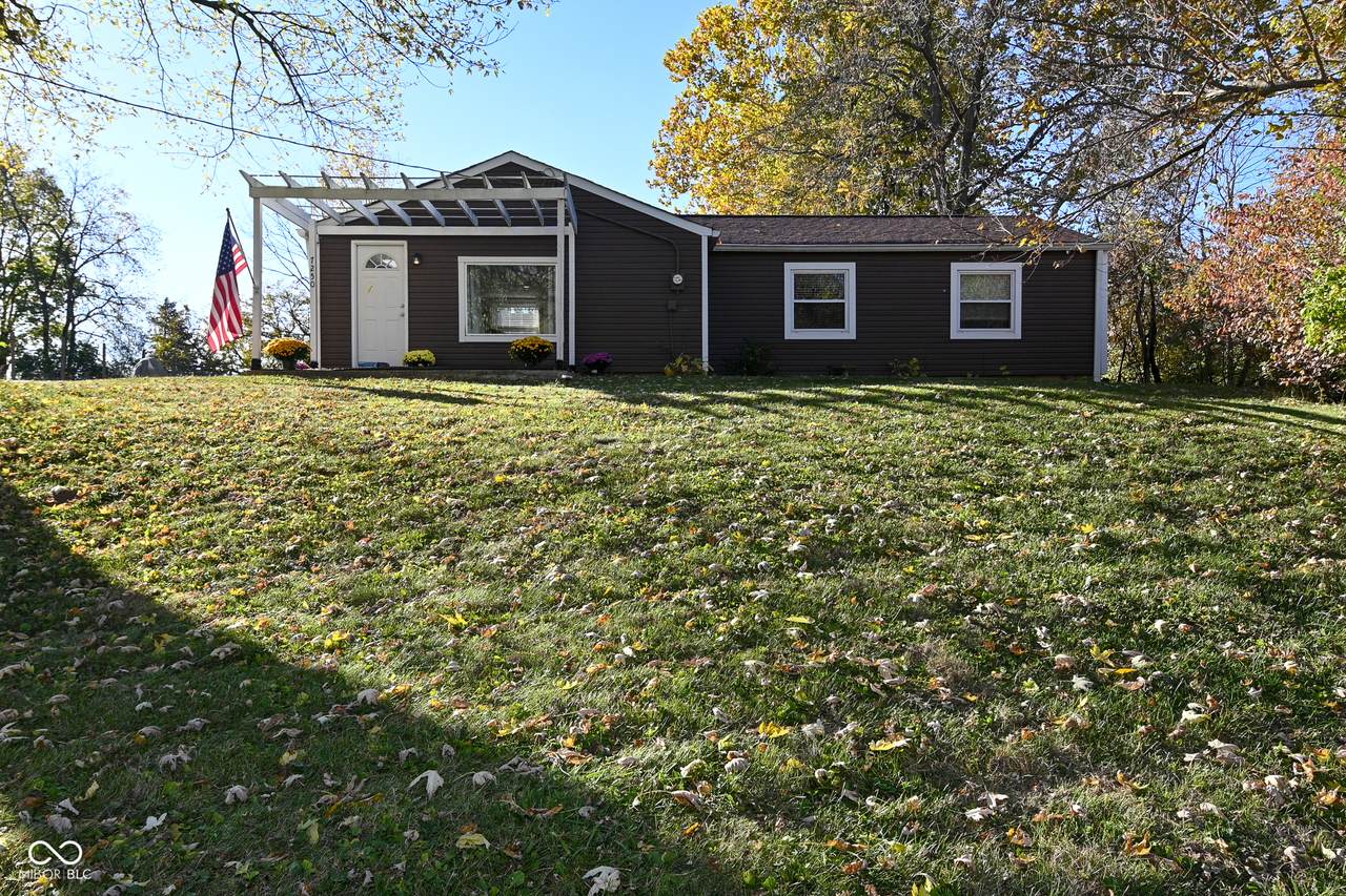 7250 State Road 267 - Photo 1